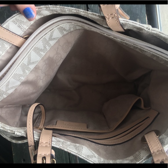 COPY - Michael Kors Tote- Gently Used - Picture 4 of 7